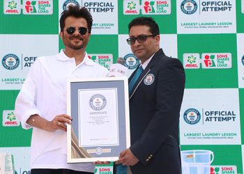 Ariel India achieves Guinness World Record for the largest laundry lesson