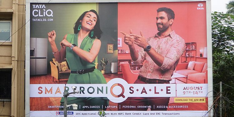 Kinetic India executes Electronics OOH Campaign for Tata CLiQ