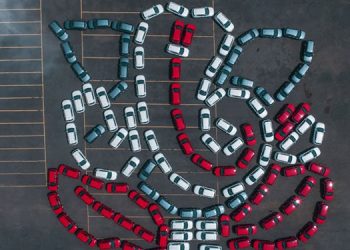 Jeep India celebrates Ganeshotsav with a 162 feet long, 185 feet wide, Ganesha made of 122 Jeep Compass SUVs