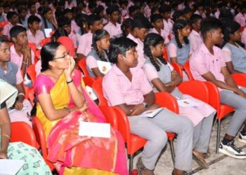 Hindu Tamil Thisai hosts mentoring program 'Padipom Uyarvom' for class 10th students