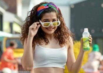 Mithila Palkar rides the refreshing wave of 7UP Nimbooz