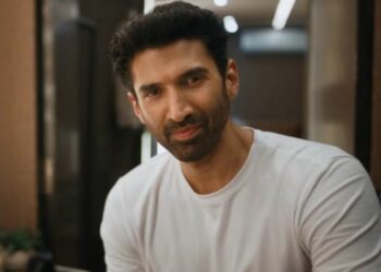 Bumble brings alive ‘Kindness is sexy’ message with Aditya Roy Kapoor