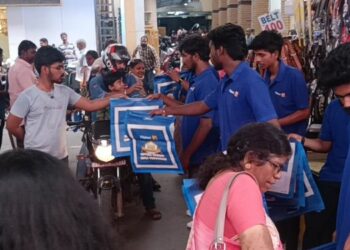Flipkart goes into the popular shopping streets of Tamil Nadu to be part of the Aadi Shopping craze