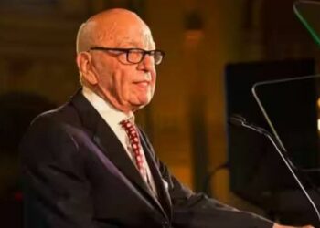 Rupert Murdoch steps down as chairman of Fox, News Corp