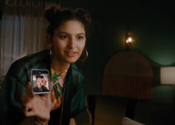 Samsung Galaxy flips hand-me-down script to slip in zero down payment offer