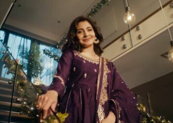 ‘W woman’ Anushka Sharma invites peers to celebrate their stories this festive season