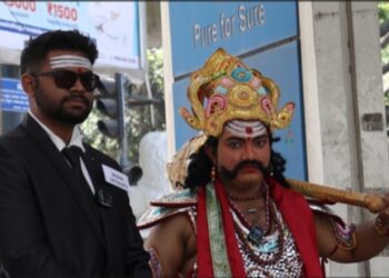 Mirchi Kannada and Bengaluru City Police collaborate for the Helmet Safety Message campaign