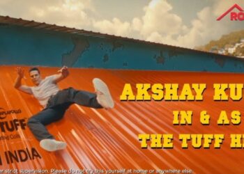 Akshay Kumar showcases Parkour stunts to highlight APL Apollo’s Roof Tuff strength